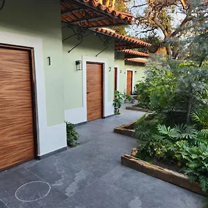 https://villa-boutique-escondida-a-pasos-de-lo-mejor-en-tlaquepaque.guadalajarahotels.info